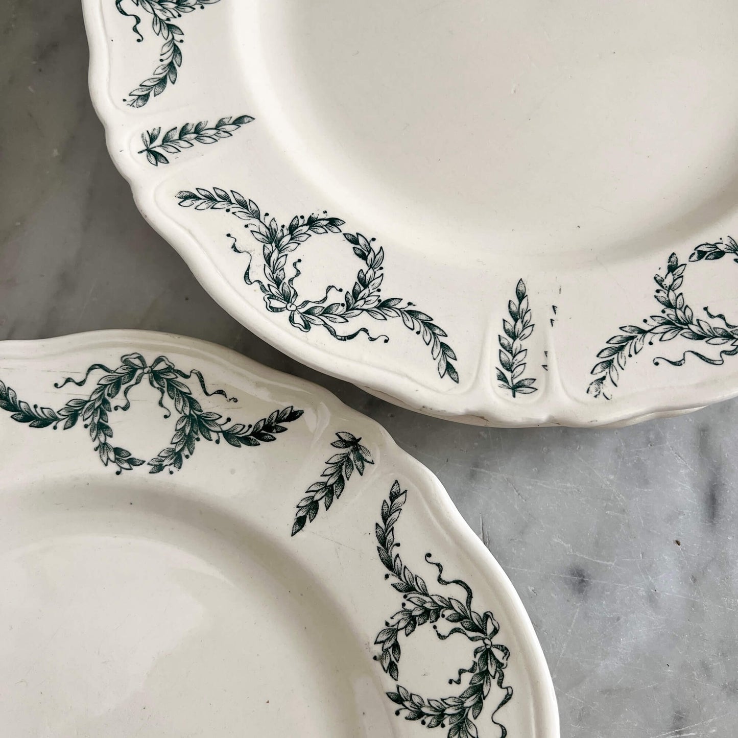 Single Flat Plates - Garlands - Terre de fer - Vintage